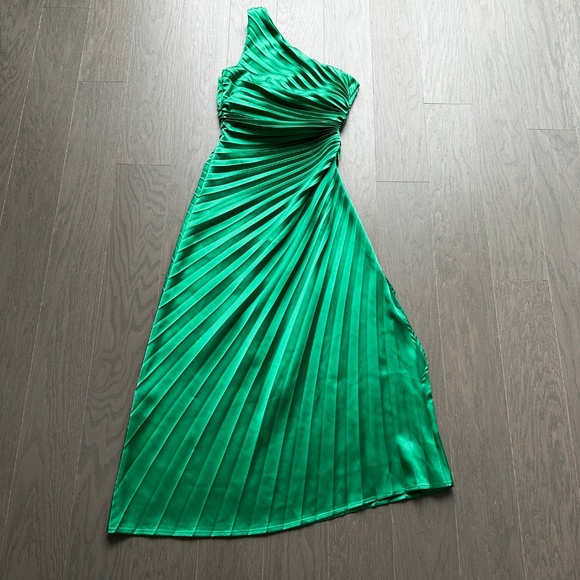 Delfi Collective LEAH Pleated One Shoulder Green Hunter Midi Dress - XS X SMALL - Picture 3 of 14